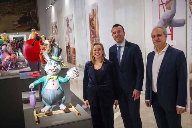 La falla de Sant Josep d’Ontinyent, en la mostra fallera de la Diputació 