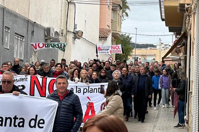Presentan cerca de 2.000 alegaciones contra la planta de biogás en Aielo