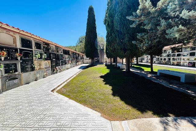 Agullent termina las obras en el cementerio municipal