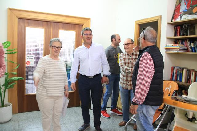 Obri les seues portes a Ontinyent la nova tenda solidària El Trevol