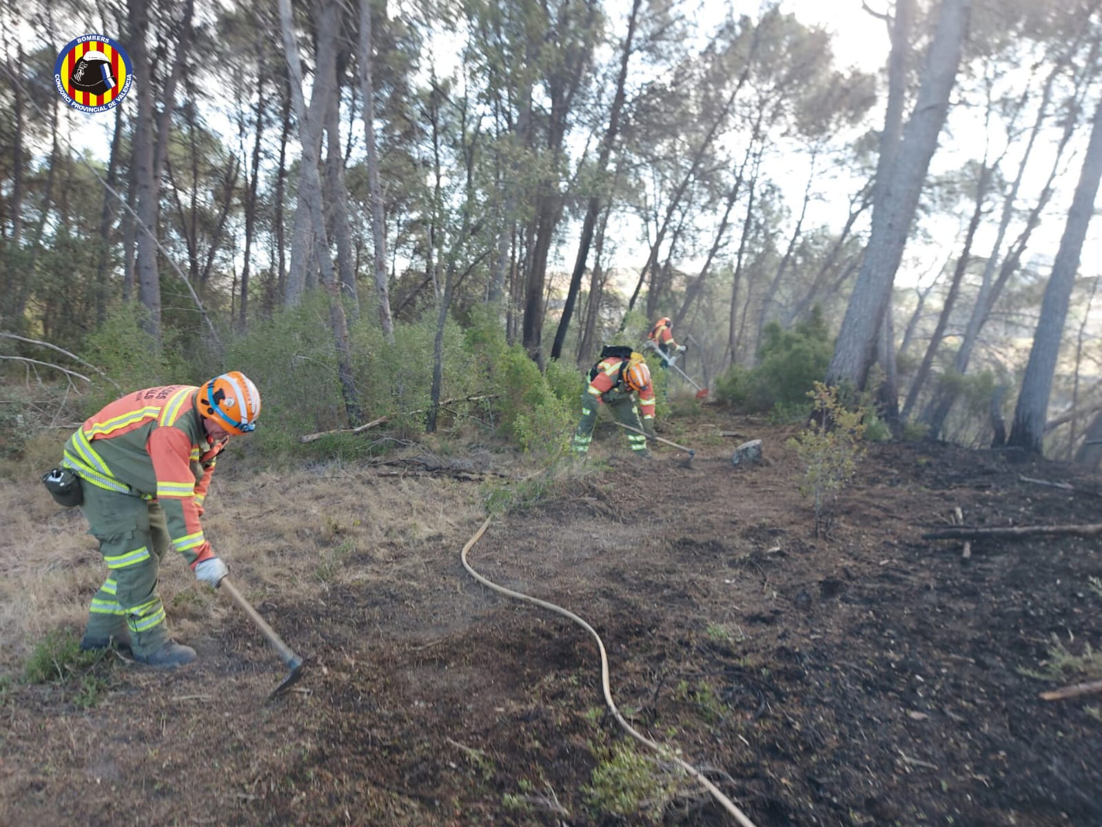 Incendio Pobla del Duc. Bomberos