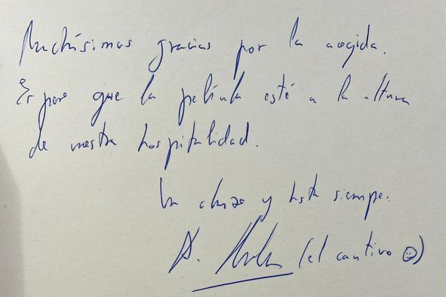 Així és la dedicatòria d'Amenábar en el llibre d'honor de Bocairent