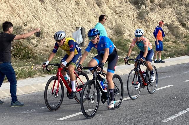 Cinco pódiums para la escuela ciclista 