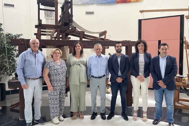 La candidata socialista visita ATEVAL (Ontinyent)