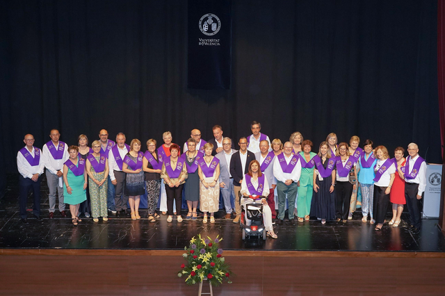  Els alumnes de 'La Nau Gran' de la UV es graduen al Campus d'Ontinyent 