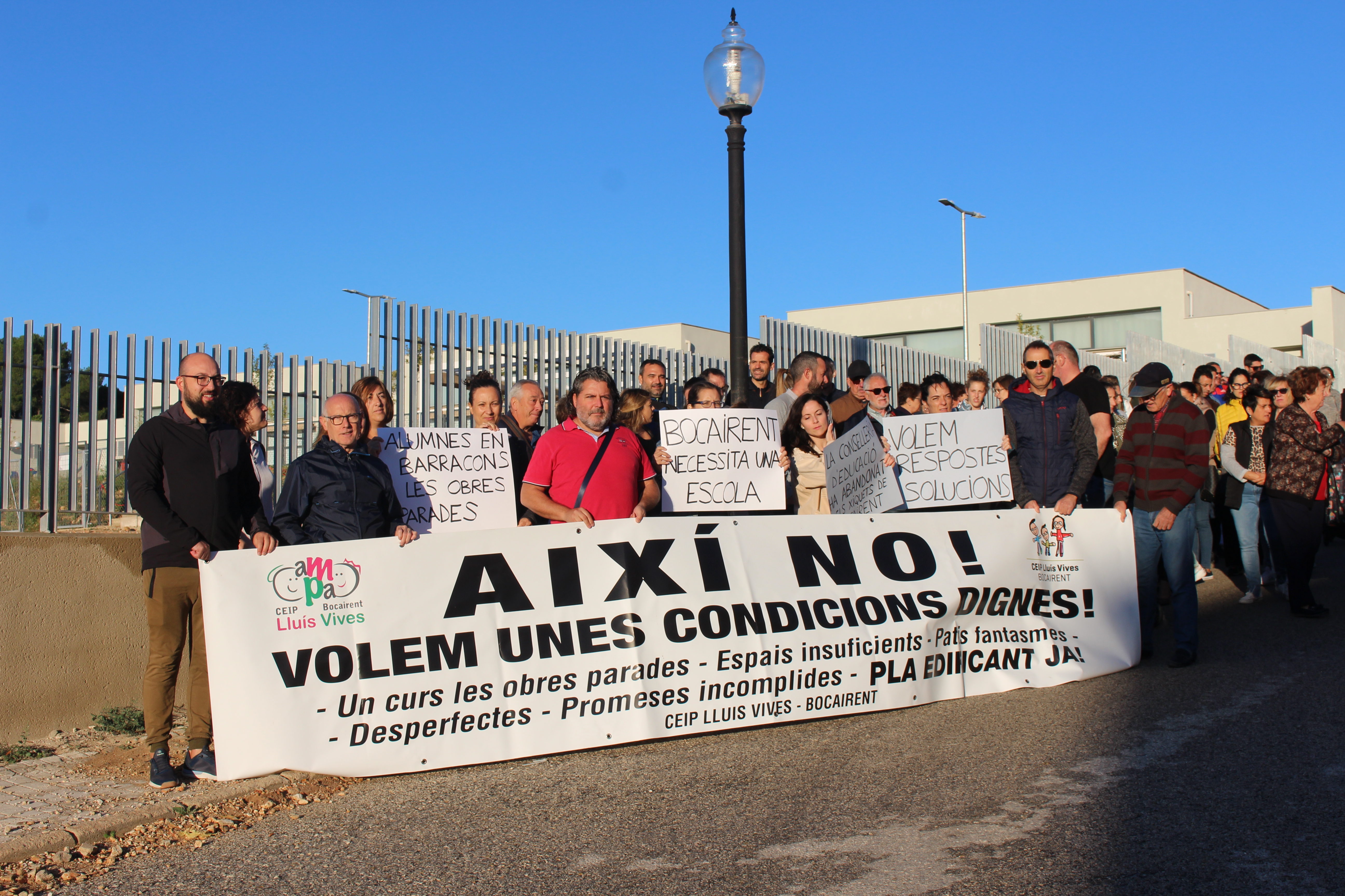 Manifestación en Bocairent para pedir la reanudación de las obras