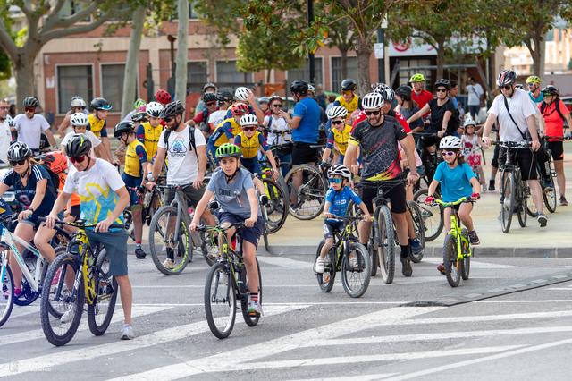 Ontinyent organiza una bicicletada por el Día Mundial de la Bicicleta