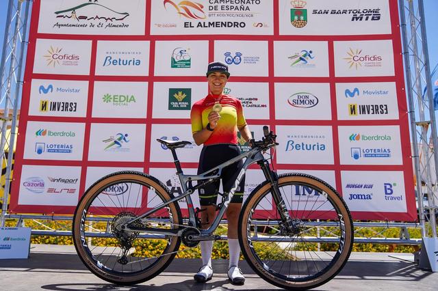 Sofía Rodríguez, or i bronze en el Campionat d'Espanya