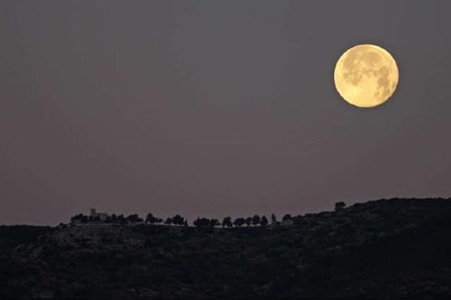 Marcha nocturna a Sant Esteve a la luz de la luna llena