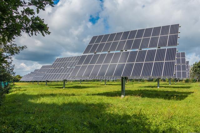 Agullent aprueba una moción contra las macro plantas fotovoltaicas