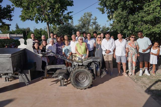 Ontinyent homenatja al món rural a través de l'escultura als “germans Sabateta”