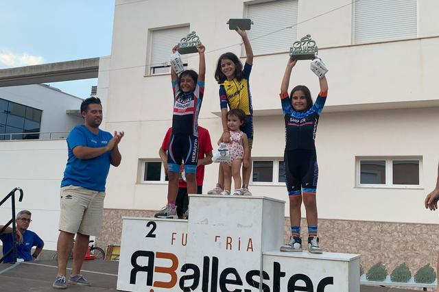 El club Ciclista Ontinyent destaca en la Carrera d'Escoles de Ciclisme