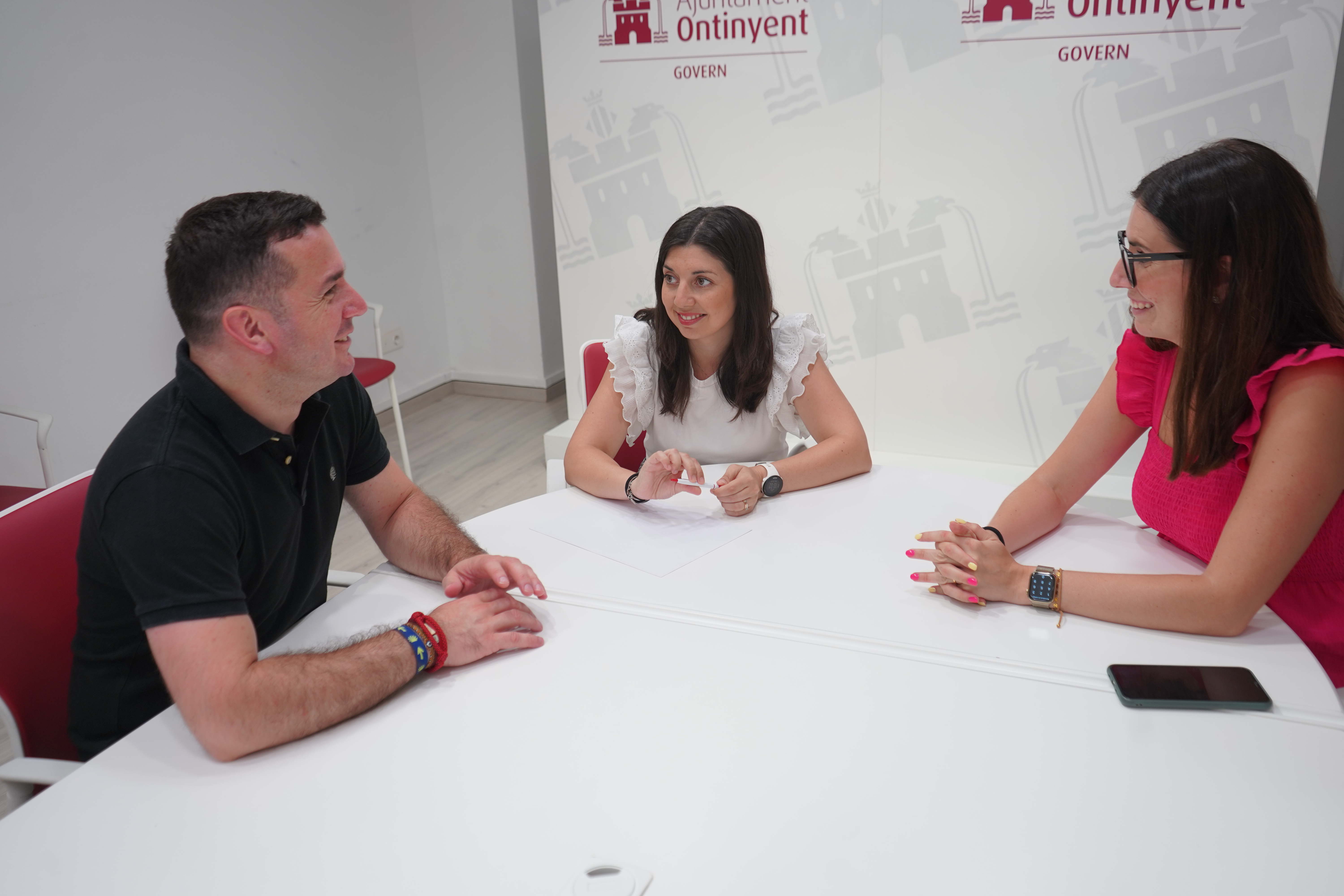 Vicente Pla, Àngels Muñoz y Paula Soler