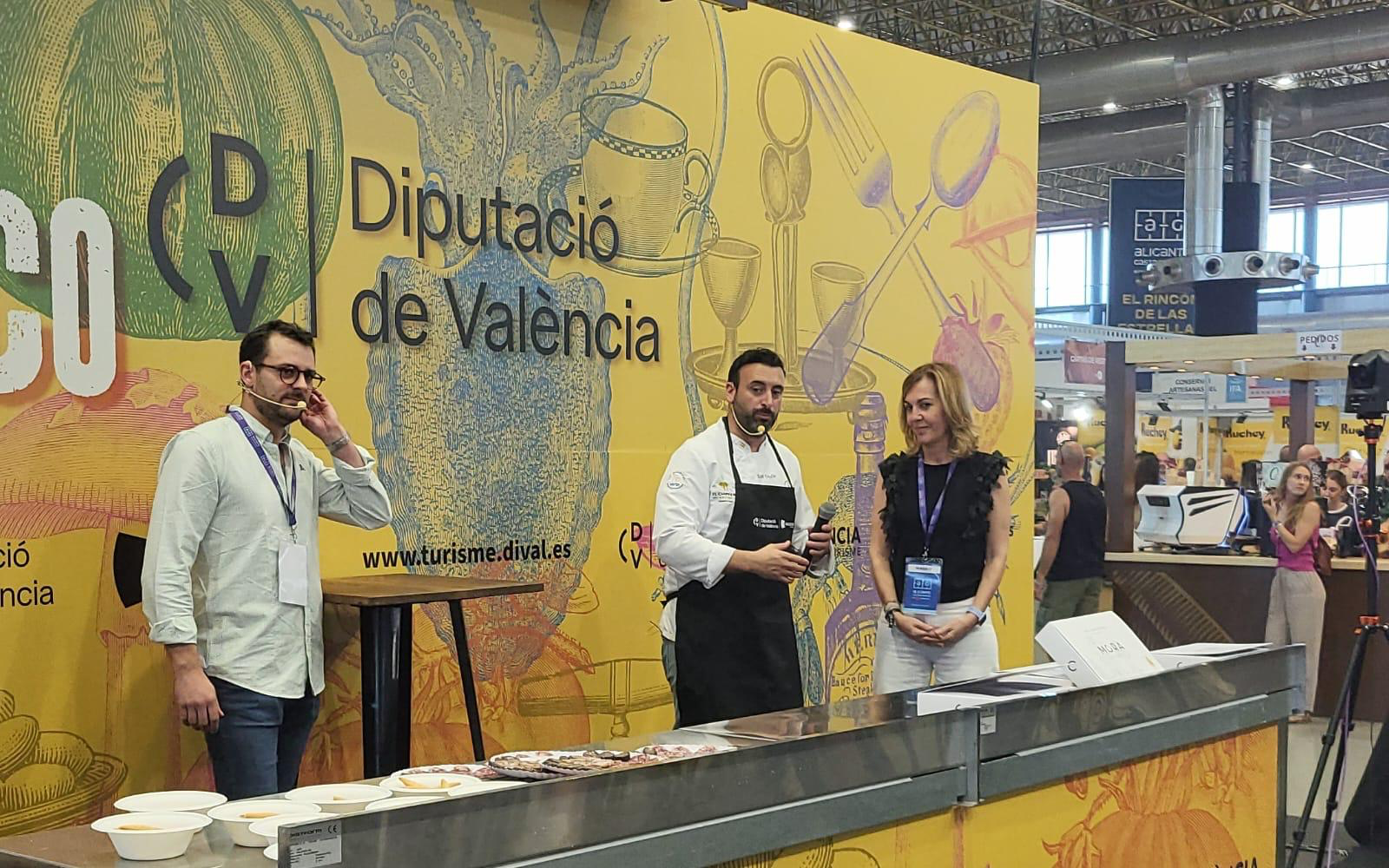 Representación ontinyentina en la Feria de Alicante