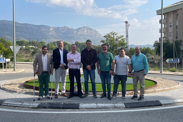 La Plataforma per la reindustrialització es reunix amb l'alcalde de Muro