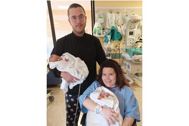 Dos bessones, primer naixement de 2025 a Ontinyent