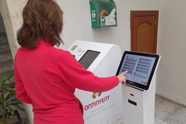 Ontinyent acumula 28.000 gestiones a través de las oficinas táctiles de tramitación 