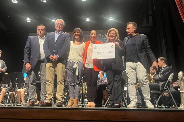 El concert "Barbària Solidària" recauda 1.500 euros per a ANIMA
