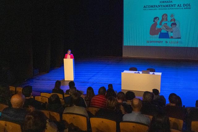 Ontinyent acompaña a las familias y supervivientes del suicidio