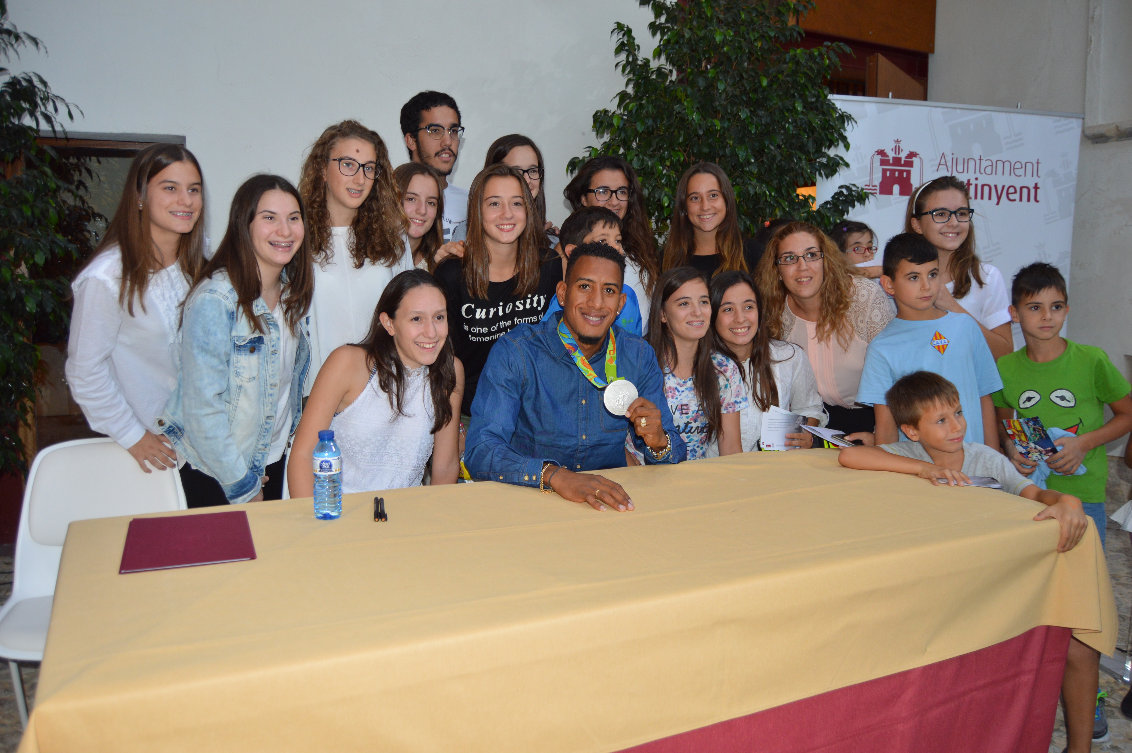 Orlando Ortega en un acte homenatge a Ontinyent