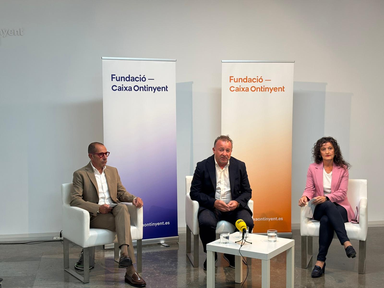 Roberto Sanz, José Pla y Elena Enguix