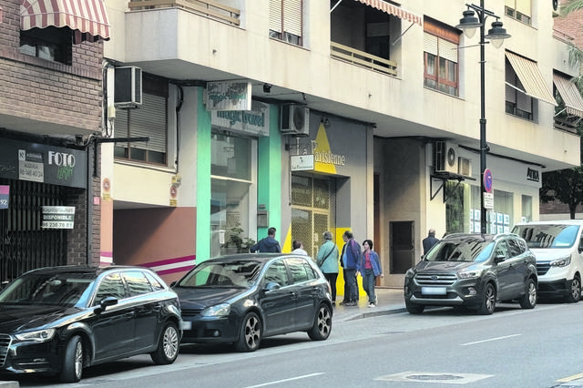 Colas en las agencias de viajes de Ontinyent por los viajes del Imserso