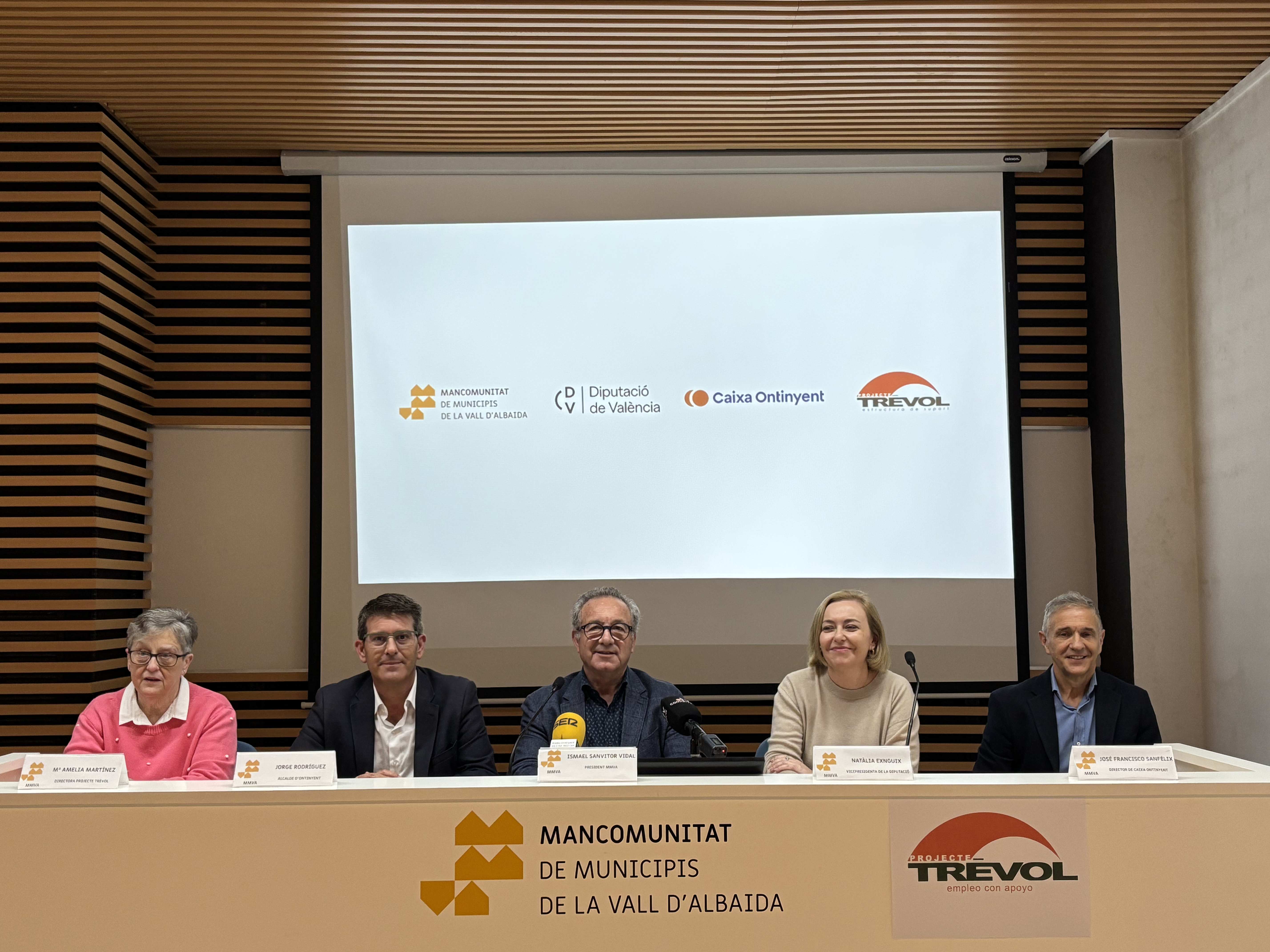 Presentación de la compra de las viviendas