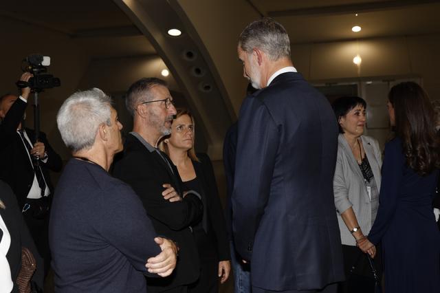 Los Reyes, con las víctimas