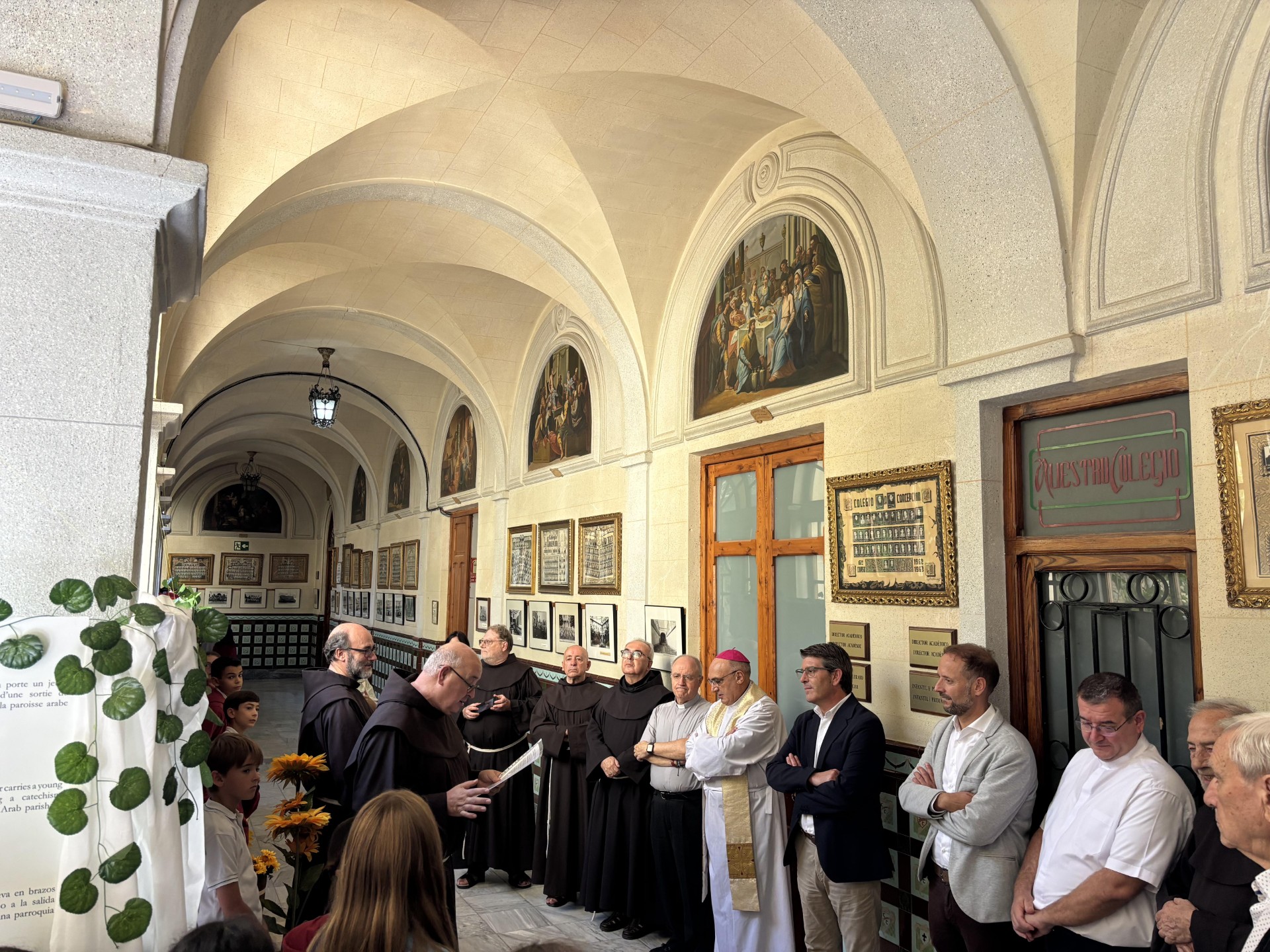Mons. Enrique Benavent, arzobispo de Valencia, y Jorge Rodríguez, alcalde de Ontinyent