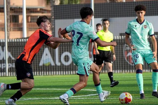 El ontinyentí Sergio Belda, con ganas de crecer en el juvenil del Levante