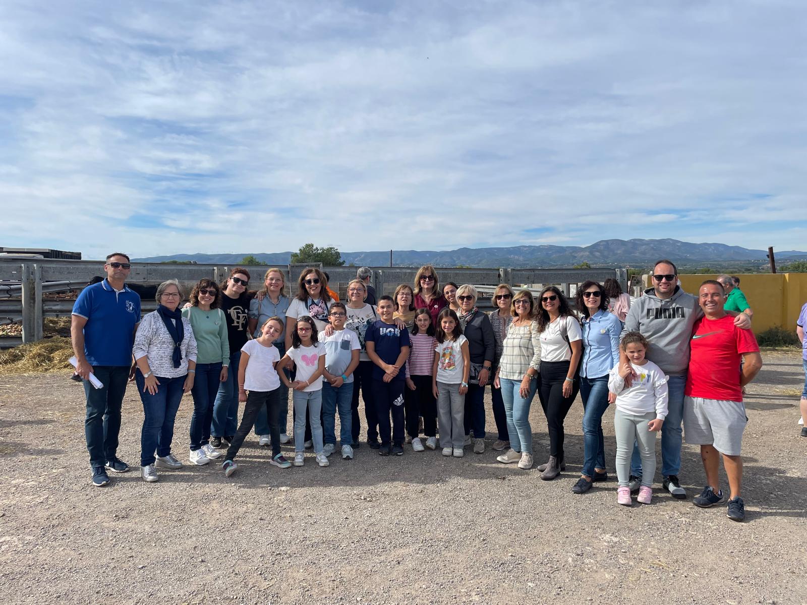 Foto grupal en la ganadería de David Alfaro 