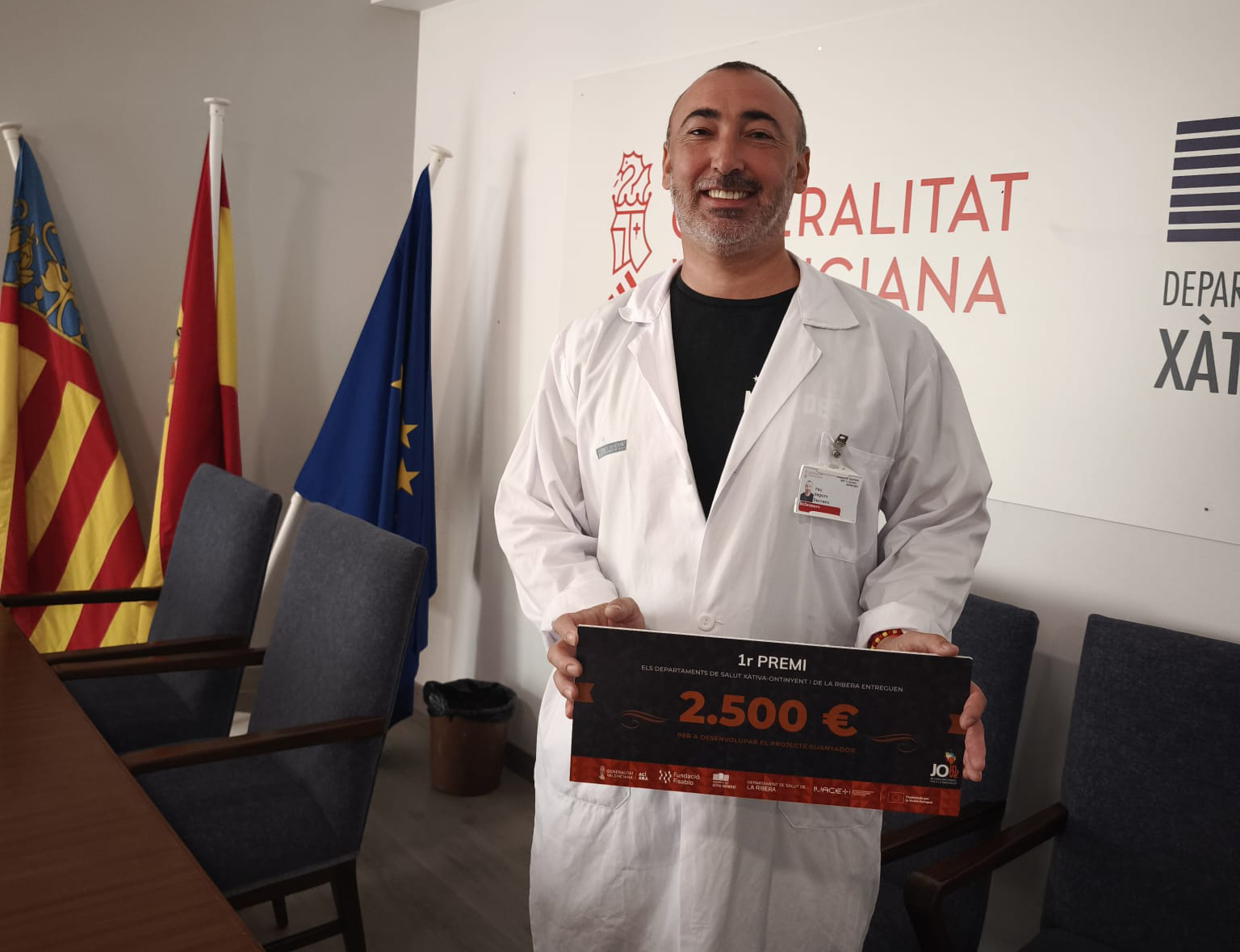 Pau Segura con el premio