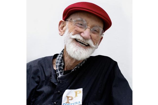 Ontinyent diu adeu al modista Pepe Conejero