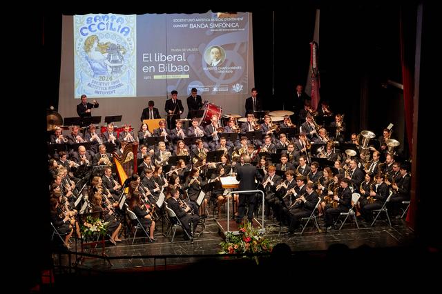 La Unió Artística Musical Ontinyent vive los días grandes de Santa Cecilia