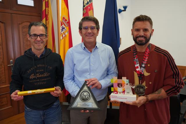 Ontinyent recibe al deportista Salva Pla tras sus éxitos en el Mundial DEKA FIT de Miami