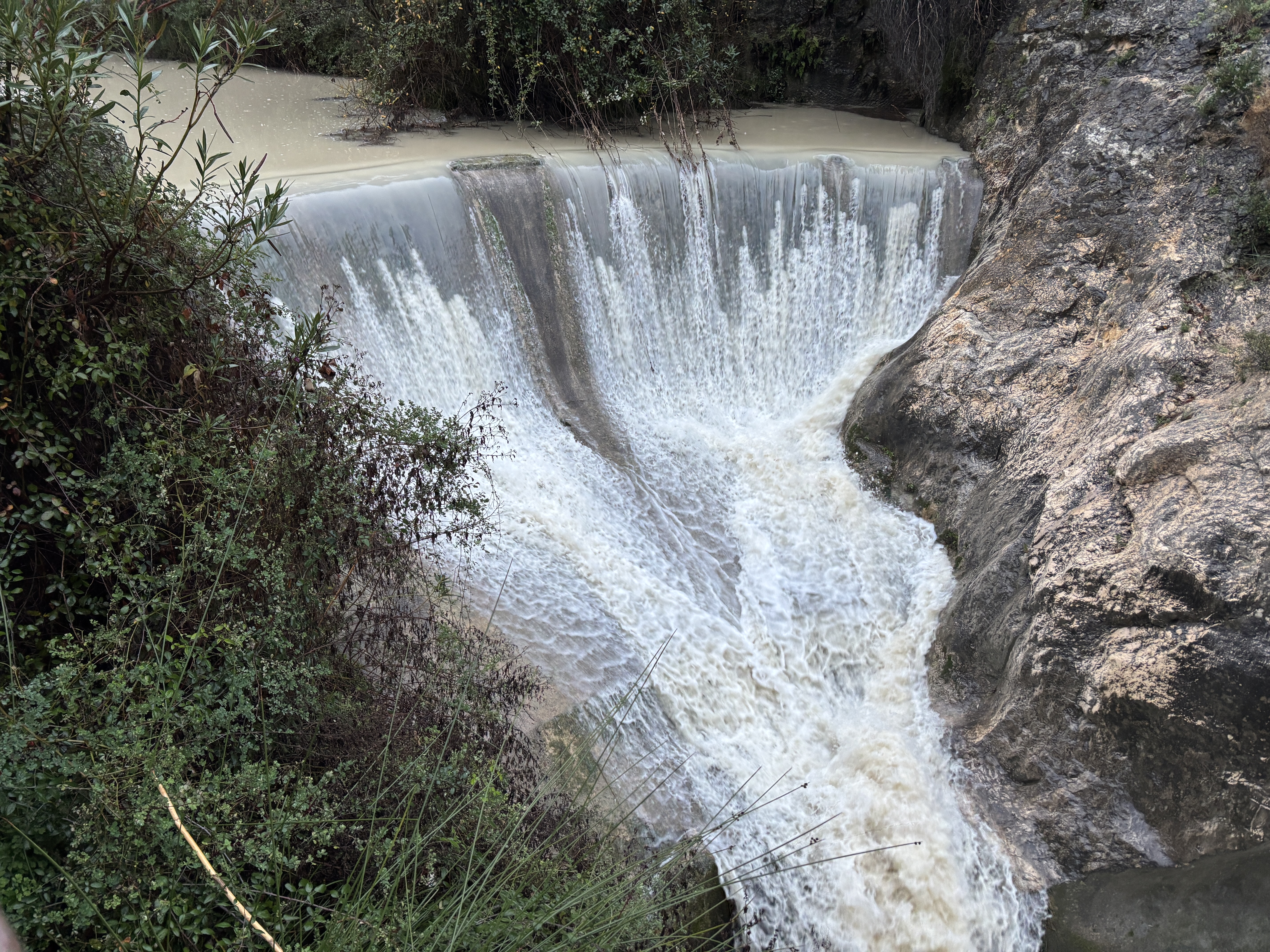 Així estava el Pou Clar d'Ontinyent hui divendres pel matí