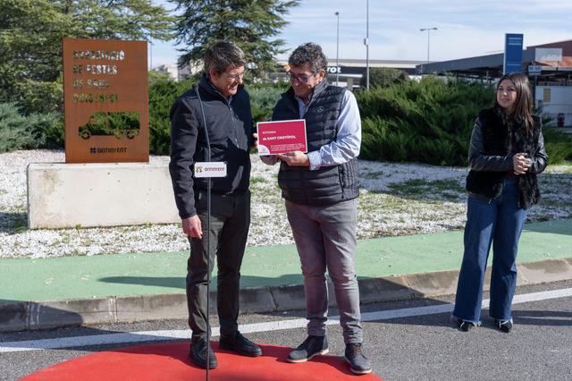 Ontinyent dedica una rotonda a la Asociación de Fiestas de San Cristóbal