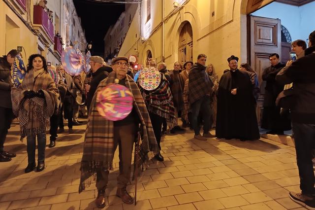 Bocairent empieza sus Fiestas con la Nit de Caixes