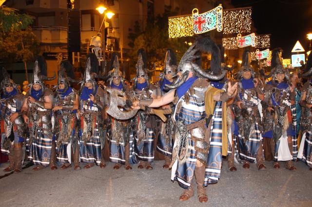 Un 68% de los ontinyentins, a favor de no doblar en la Entrada