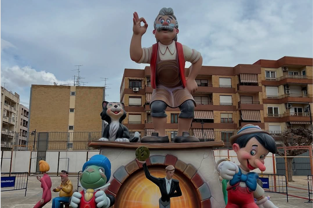 Els Juniors de Sant Josep d'Ontinyent ja tenen la seua Falla