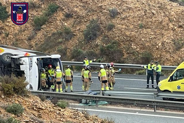 Vuelca en Murcia un autobús con jubilados de Ontinyent 