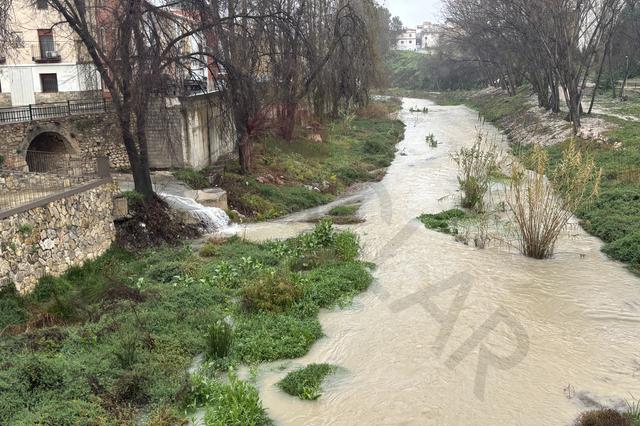 La pluja ja es deixa notar en el cabdal del rio Clariano a Ontinyent