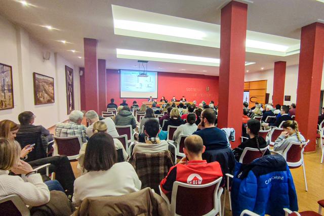 Festers posposa el canvi en el reglament per a concedir les insígnies de plata a les dones