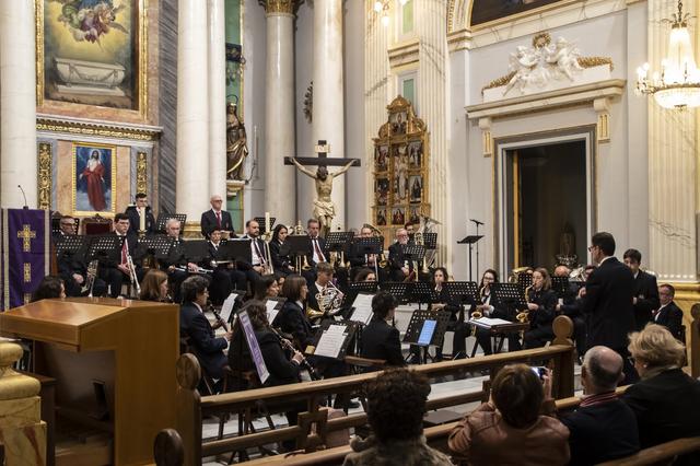 La SM Vila de Bocairent, el Nou Orfeó i el cor "A capella" interpreten el Requiem de Fauré