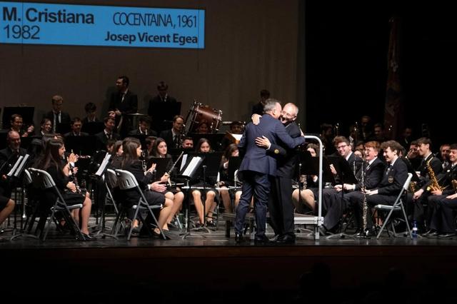 Ramón García se despide de la Unió con un concierto muy emotivo