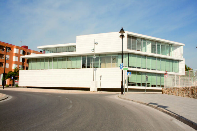 El paro baja en Ontinyent un 1'50% en marzo