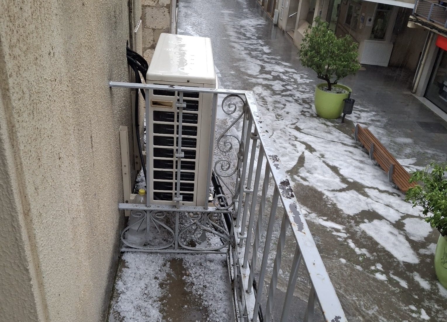 Así era el granizo de esta tarde en Ontinyent