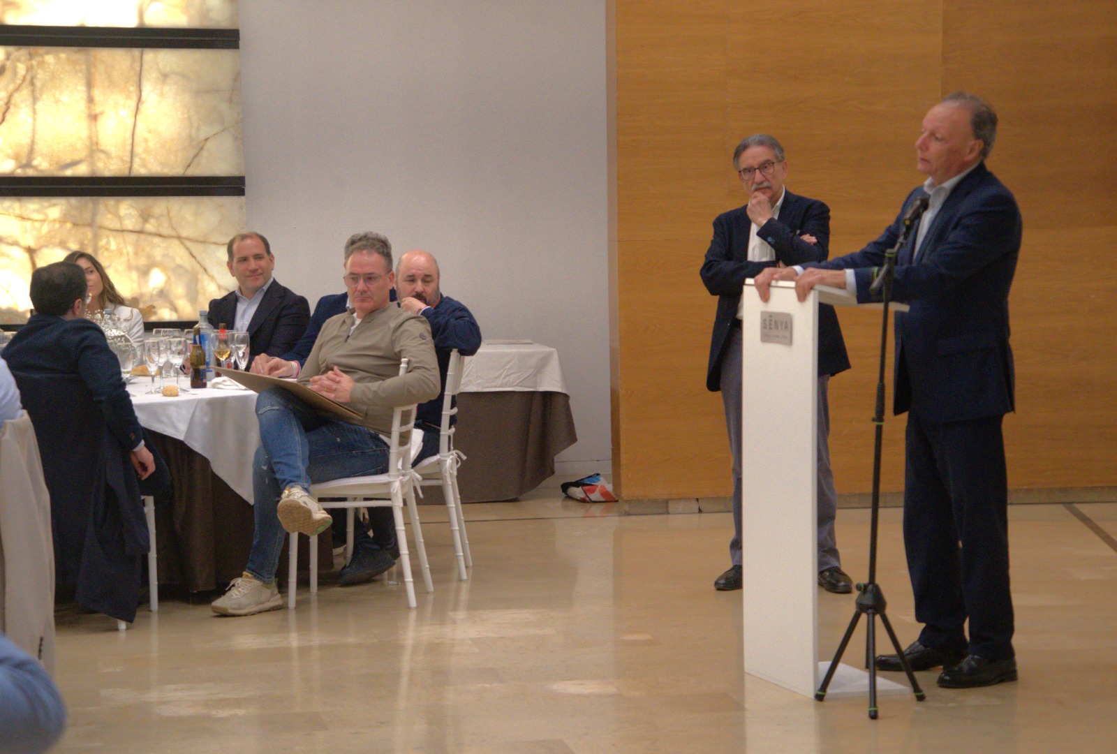 Salvador Navarro, presidente de CEV, también asistió