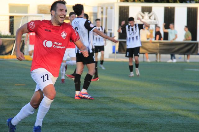 Casti penja les botes