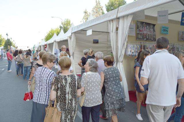 Ontinyent celebra 25 años de asociacionismo comercial con ayuda de la Diputación
